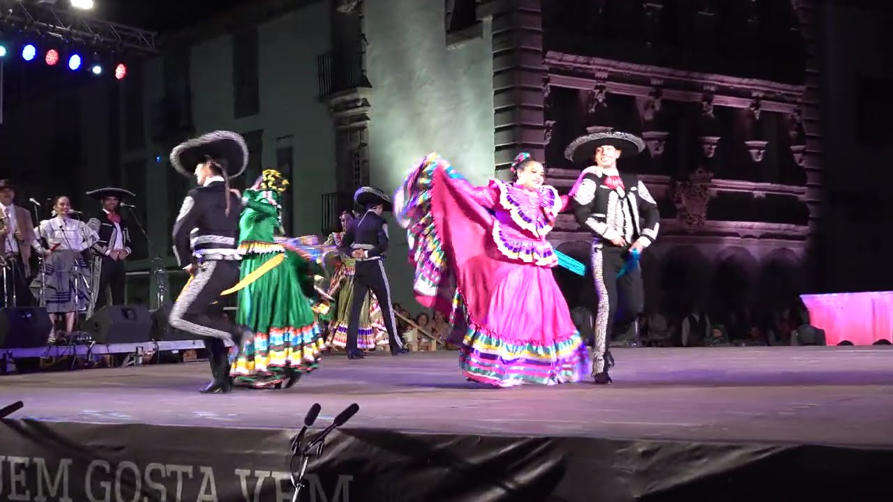 Mexican folk dance: Jalisco (El principio, Fiesta del mariachi & Guadalajara)