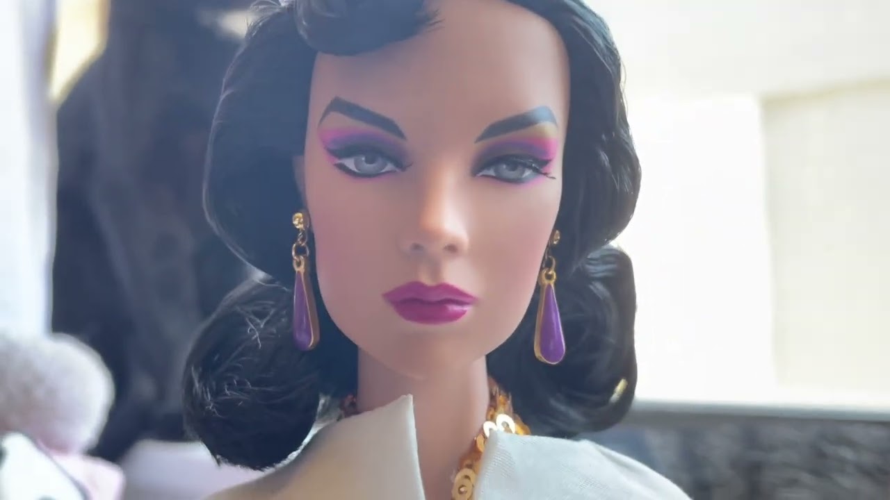 New Integrity Toys doll, 16in Tulabelle Fashion Saga