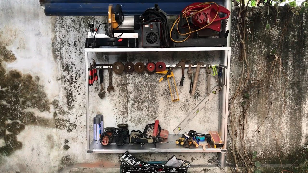 Making shelves from scrap recycling | Arranging the tools