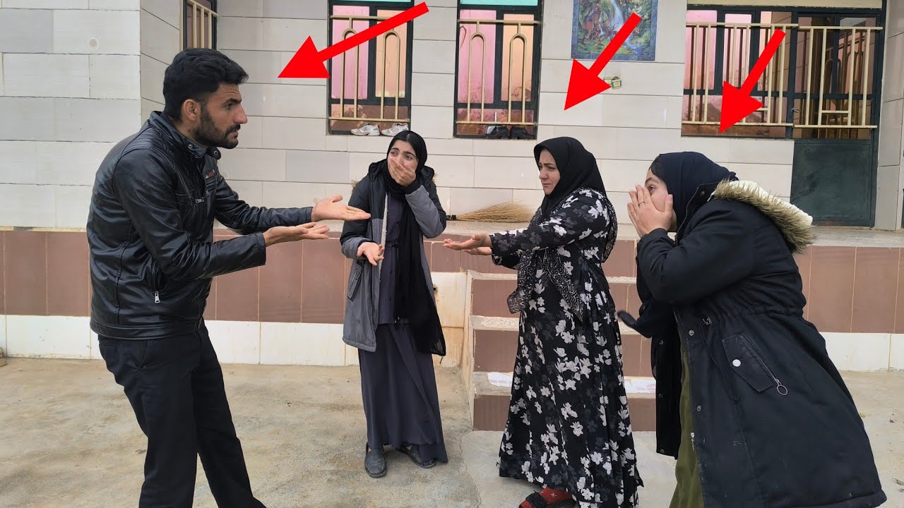 Leila took Yazdan to the house where they got married; meeting Khadija