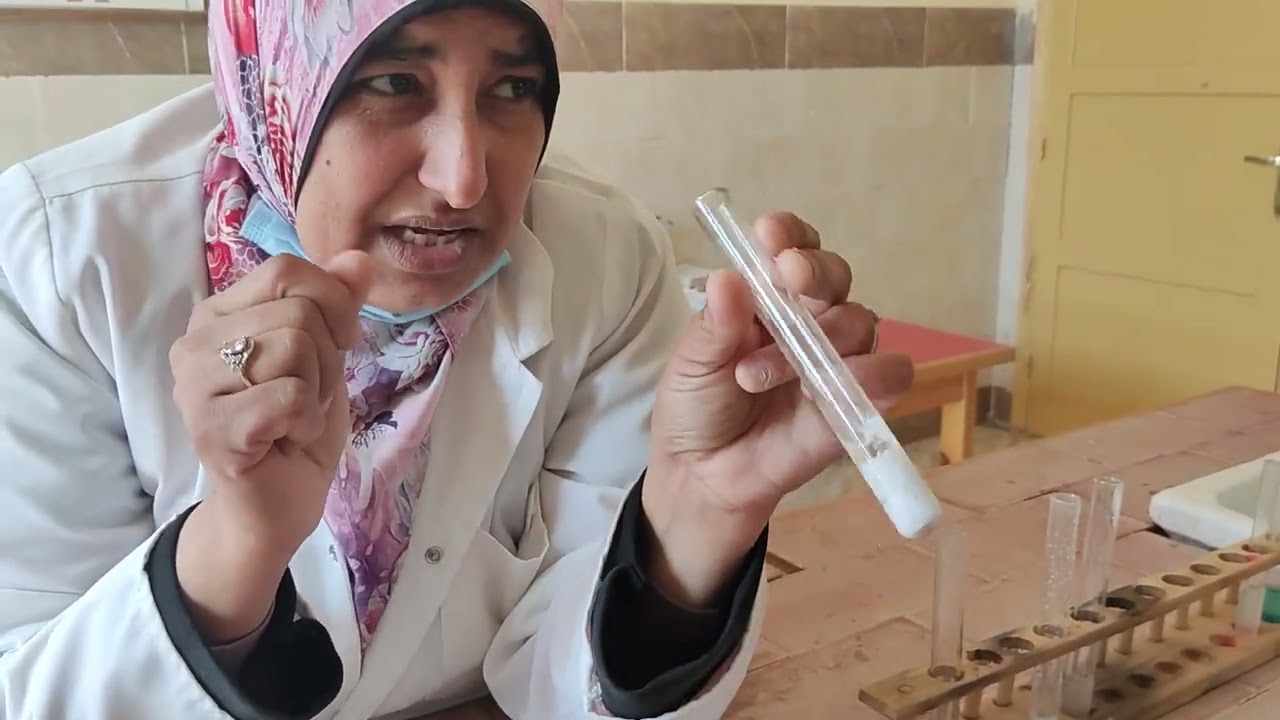 تفاعلات الإحلال المزدوج 👈 تفاعل محلول ملح مع محلول ملح آخر 👈 محلول نترات الفضة مع كلوريد الصوديوم .