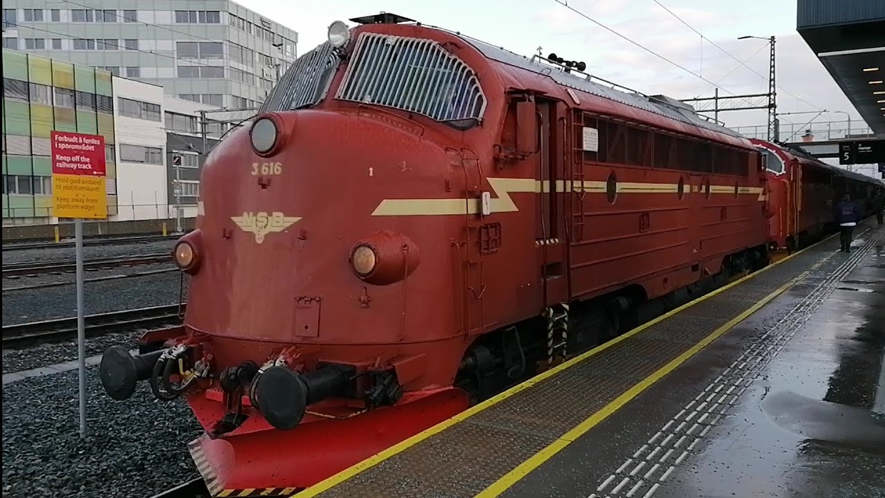 NOHAB DI. 3 Locomotive 616 and 642