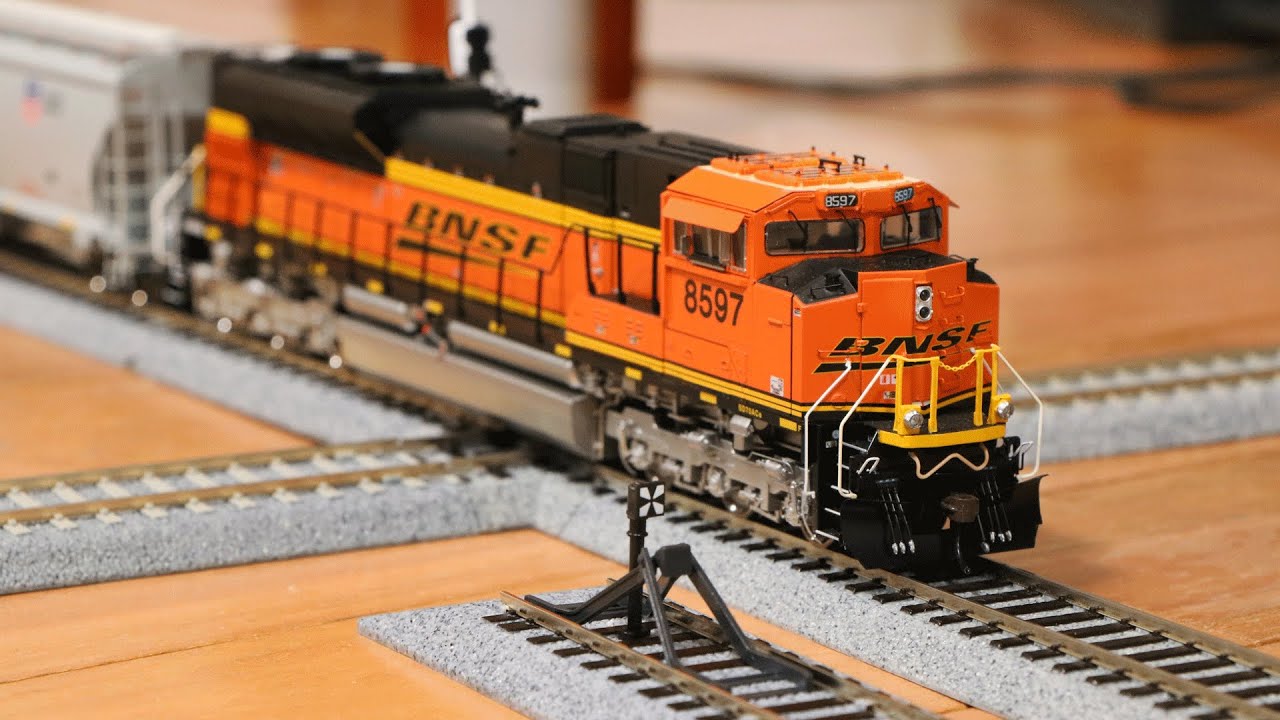 Распаковка Kato HO Scale 90 Degree Crossing