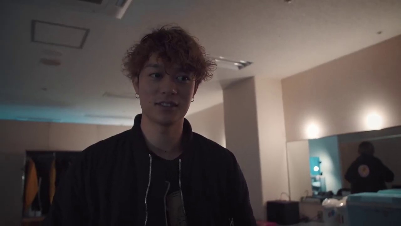 Toru talks about falling down a hole during one of their Ambitions concert