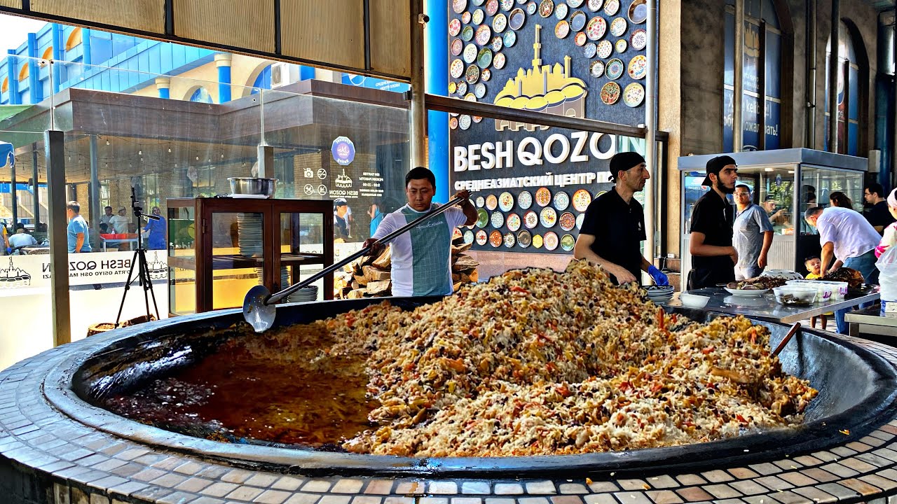 How to cook 650 kilograms of pilaf in Uzbekistan every day large parties