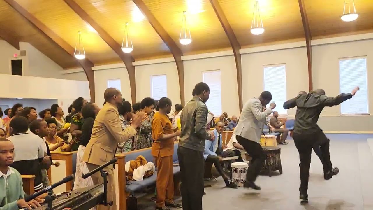 Yego we iyo Mana irakomeye mbega amakorasi y Umudiho guhimbaza Imana Tabernacle of Louisville 