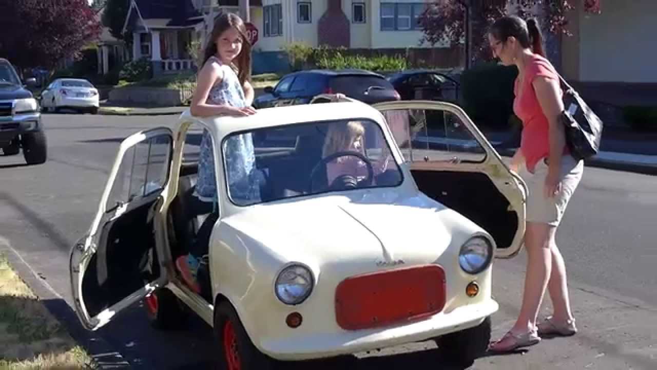 Adorable Vespa 400 Microcar wins happy day award