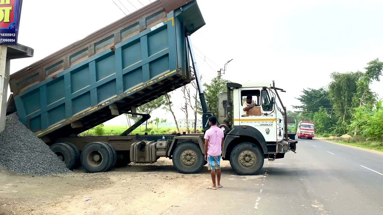 tipper Truck Unloading! Dumper unloading video