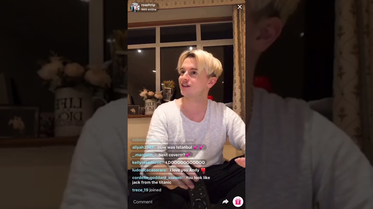 Fovvs live on TikTok 28/1/20