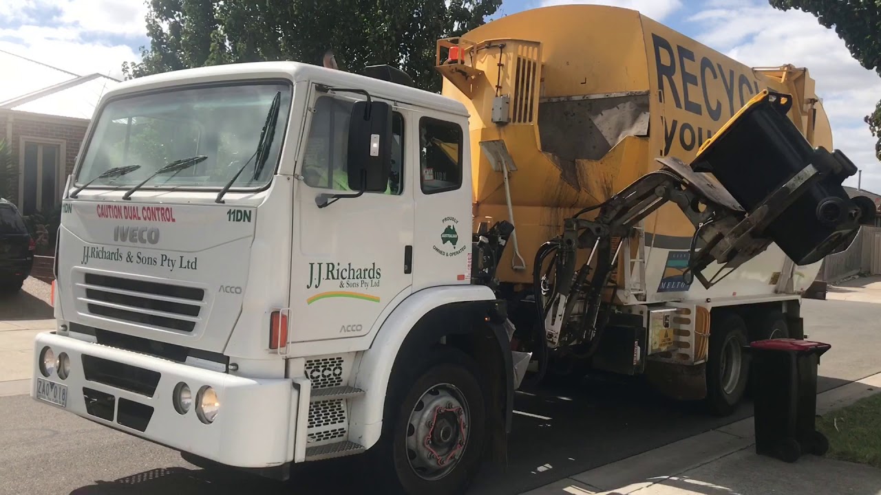 Melton Recycling 11DN ( Lid Flipper)