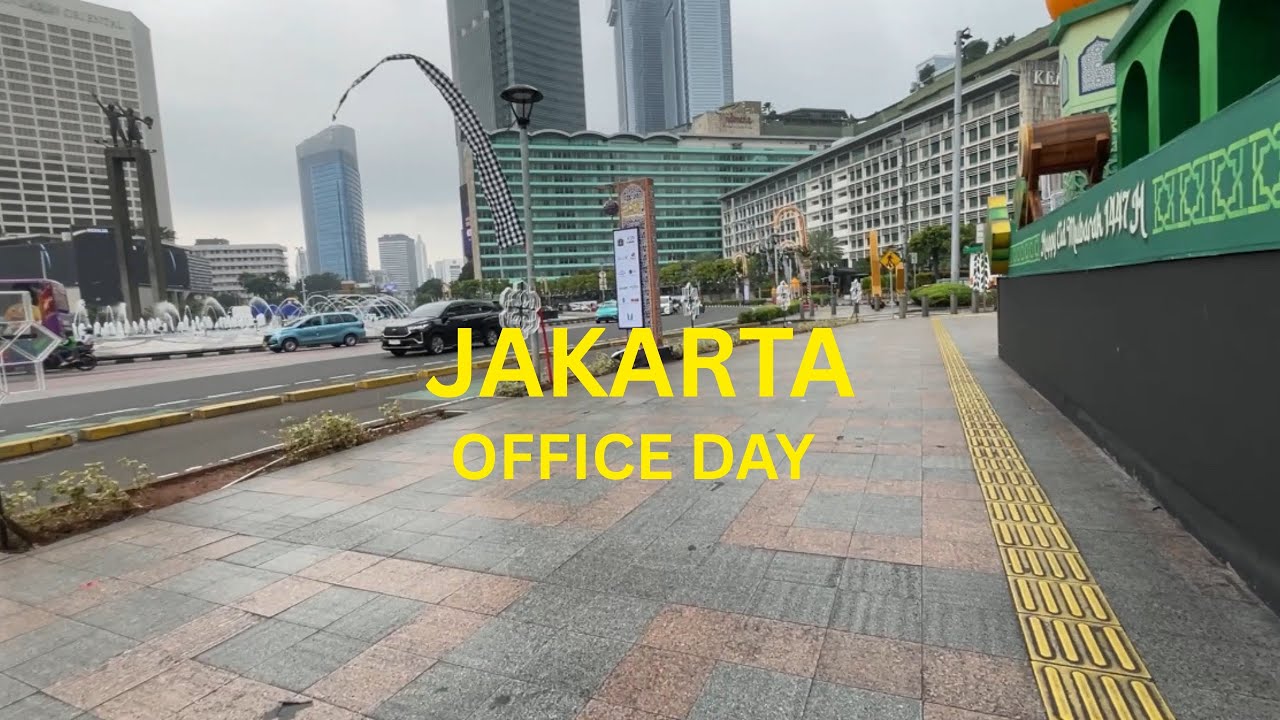 POV JAKARTA WALKING IN THE RAIN : OFFICE DAY IN BUNDARAN HI (HALTE BUNDARAN HI TO HALTE TOSARI)