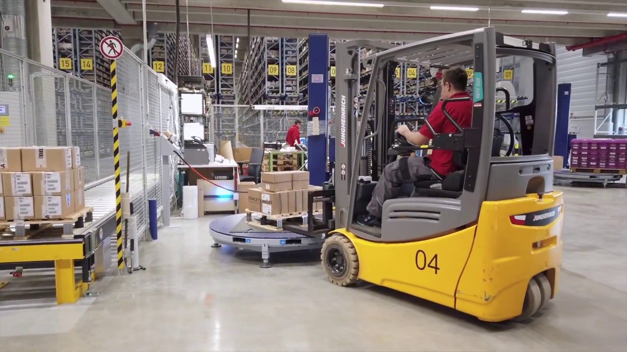 Ergonomische Verpackungsanlage und Palettenfördertechnik