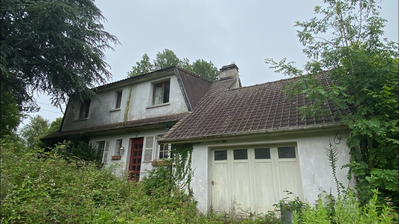 WHAT DID WE FIND!-Abandoned House in France Forgotten English Bus Enthusiast & Classic Austin 8 Cars