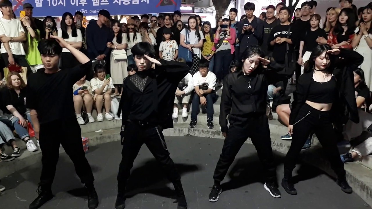 PARADOX💖. 'KILL THIS LOVE' COVER. ARDENT CAPTIVATING PERFORMANCE. SOME FANATICAL AUDIENCE.