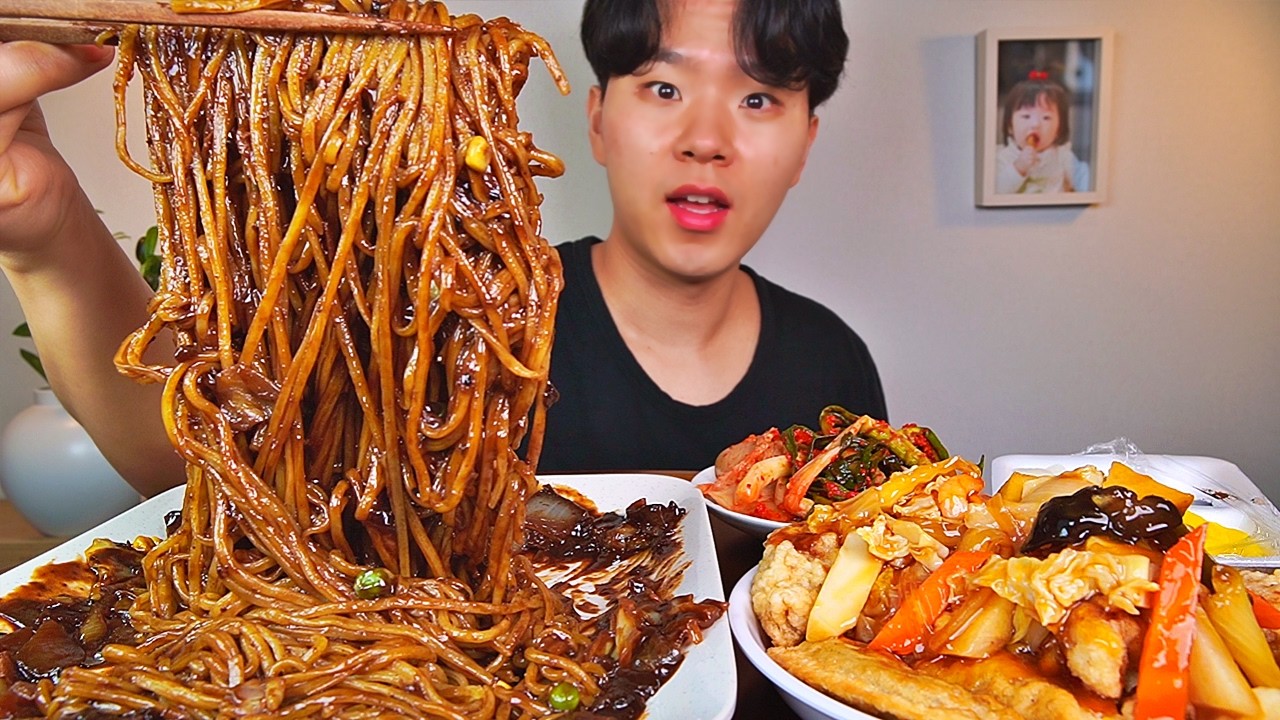 짜장면 탕수육. 파김치도 있어요.