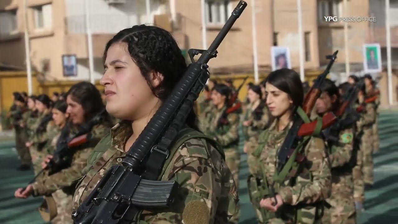 Şervanên YPJ bi merasîmek biheybet 8ê Adarê pîroz kirin