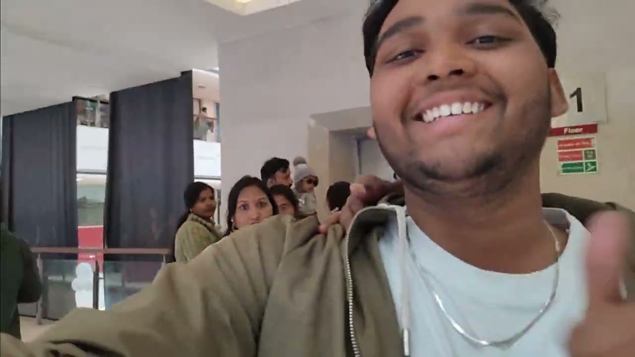 Shopping Kam, Bakchodi Zyada! 🛍️✨ | funny vlog | #comedy #vlog 