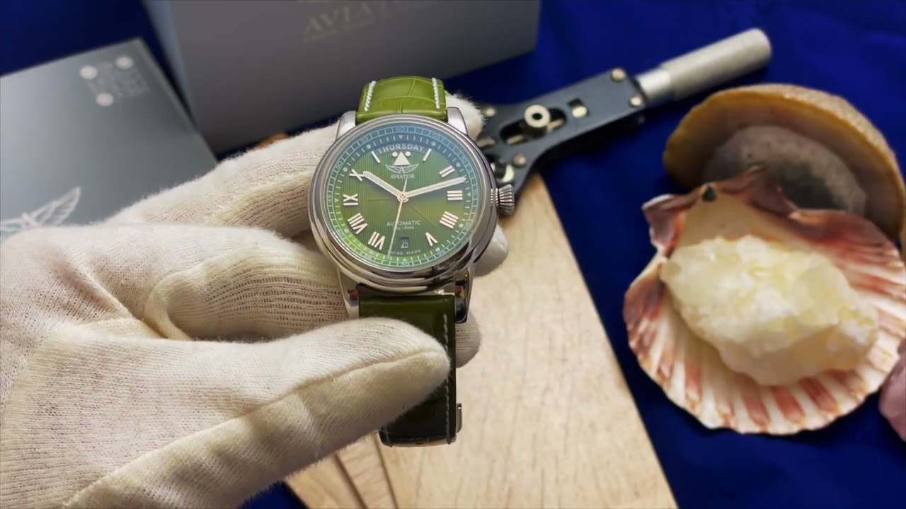 Aviator Swiss Made Douglas Automatic Day-Date Limited Edition - awangardowy kolor i hołd dla awiacji