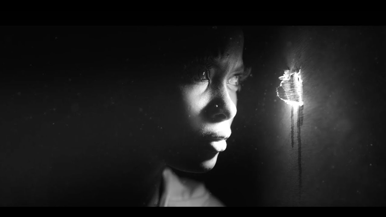 HOTYCE - RED LIGHT FT JESSE JAGZ  [OFFICIAL VIDEO]