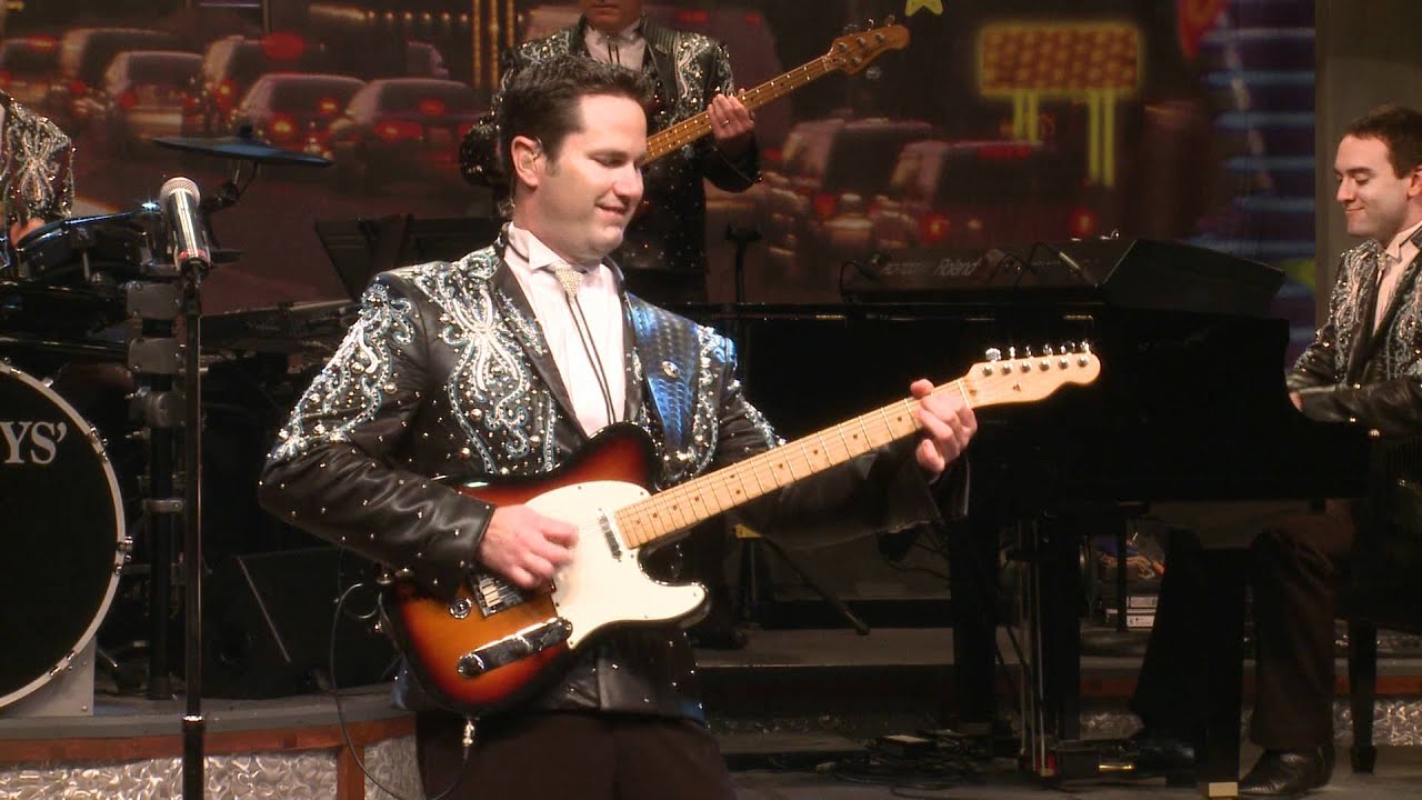She's Crazy for Leaving - Tim Gregg - Presleys' Country Jubilee in Branson, Missouri
