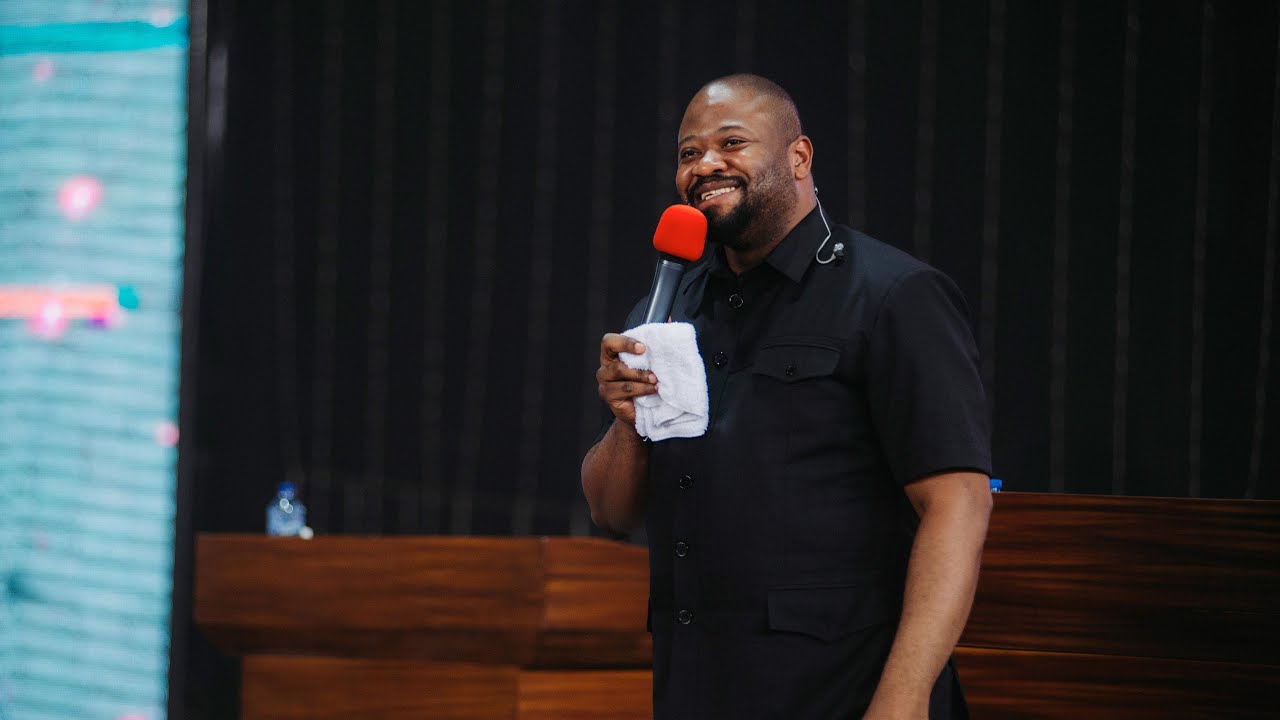Pasteur Moise Mbiye au ministère Amen Kinshasa