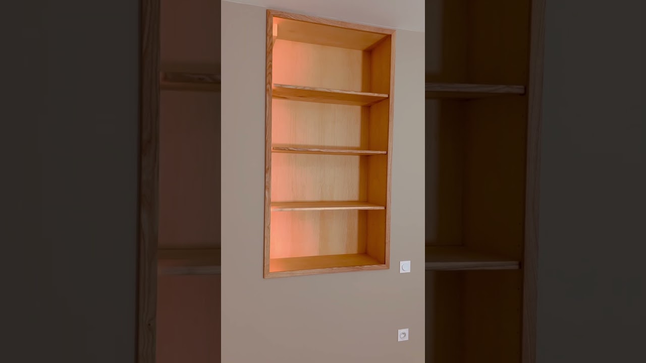 Niche en frêne massif avec éclairage led