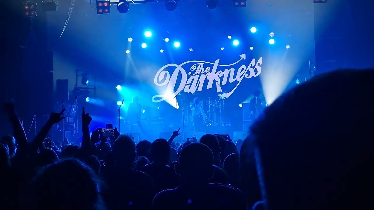 The Darkness friday night @vox nonantola 191025 #thedarkness #live #fridaynight #vox #nonantola