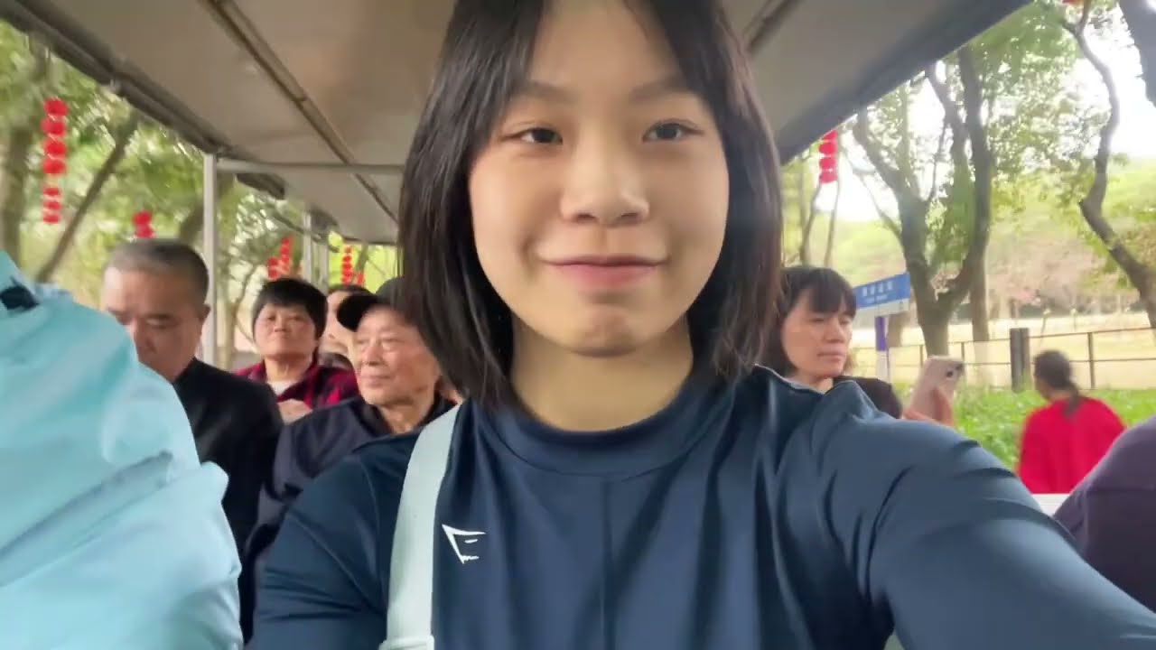 【VLOG】Go hiking with my sis today!