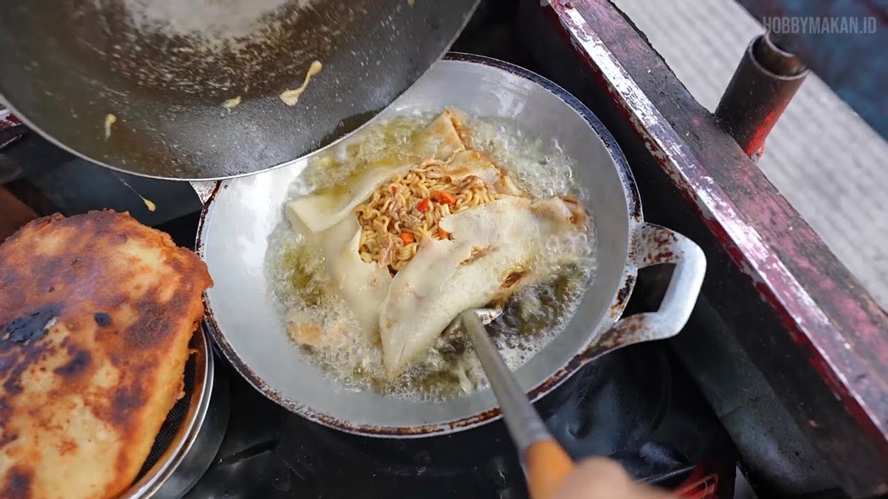PECAH REKOR TANTANGAN PEDAGANG PINGGIR JALAN BIKIN MARTABAK HAR 5 PORSI JADI 1 ! SAMPE NANGIS