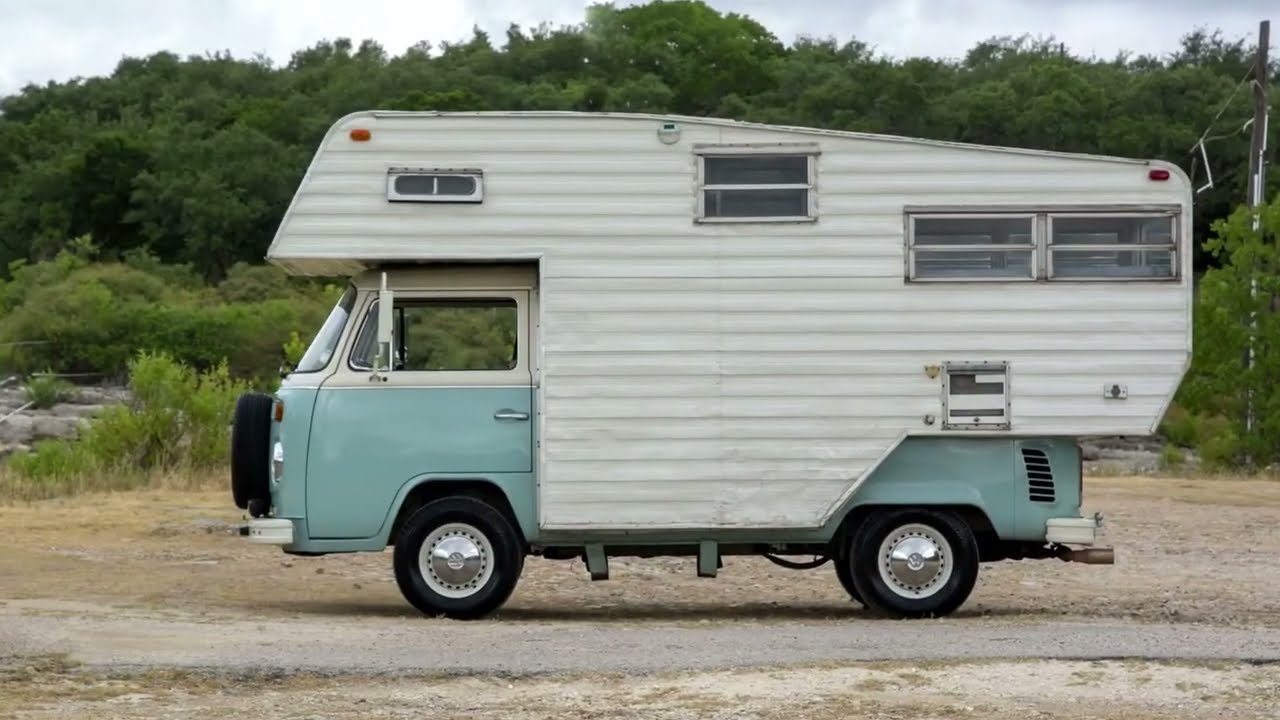 1974 PaCoMobil Camper — автобус VW с люстрой на борту