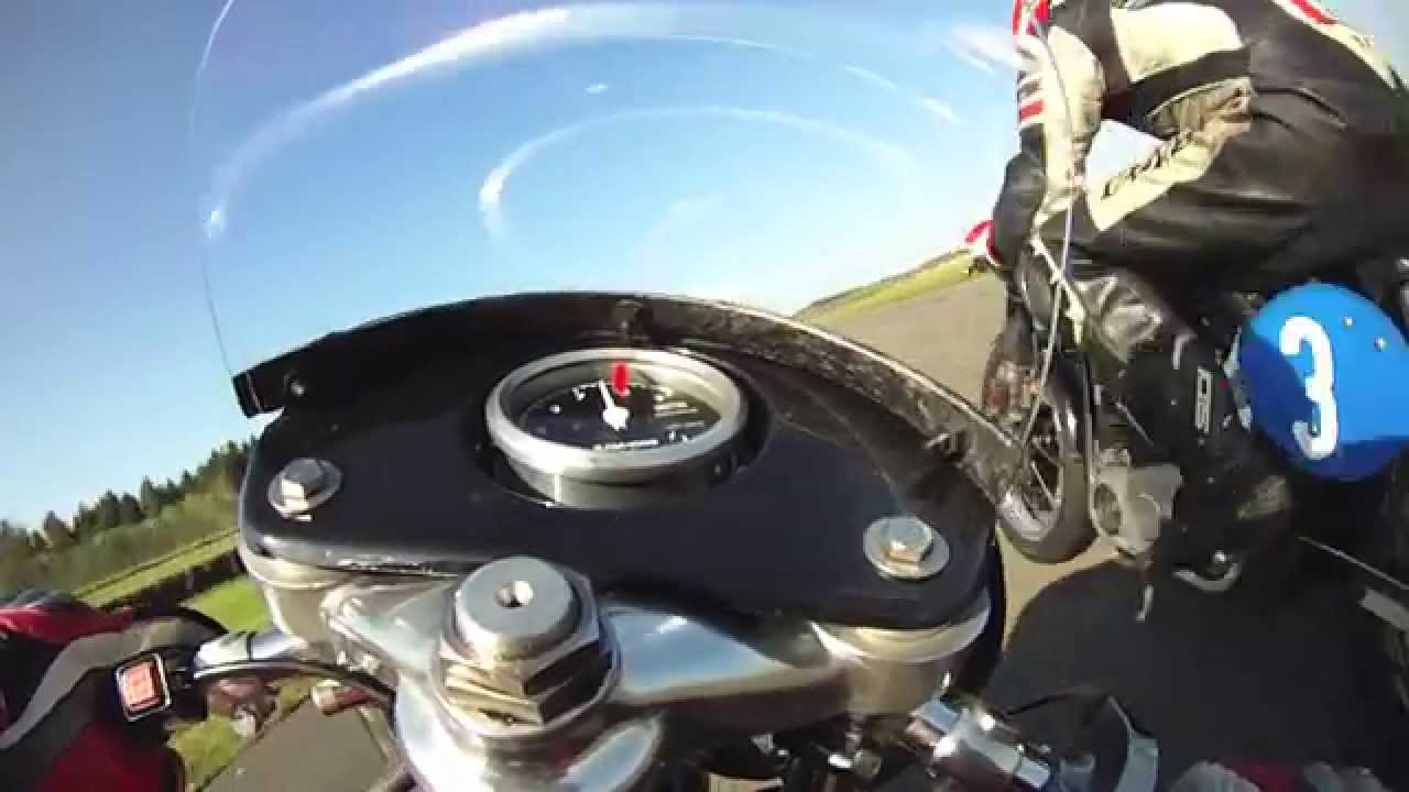 Mike Edwards races a Matchless G50 Pembrey