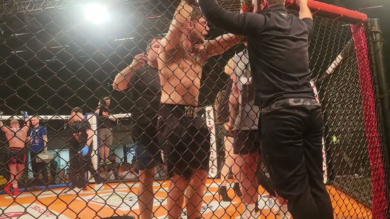 Steve 'The bull' Cleary Vs Luke Dyson Caged Steel Boxing bout- Doncaster Dome 22.6.24