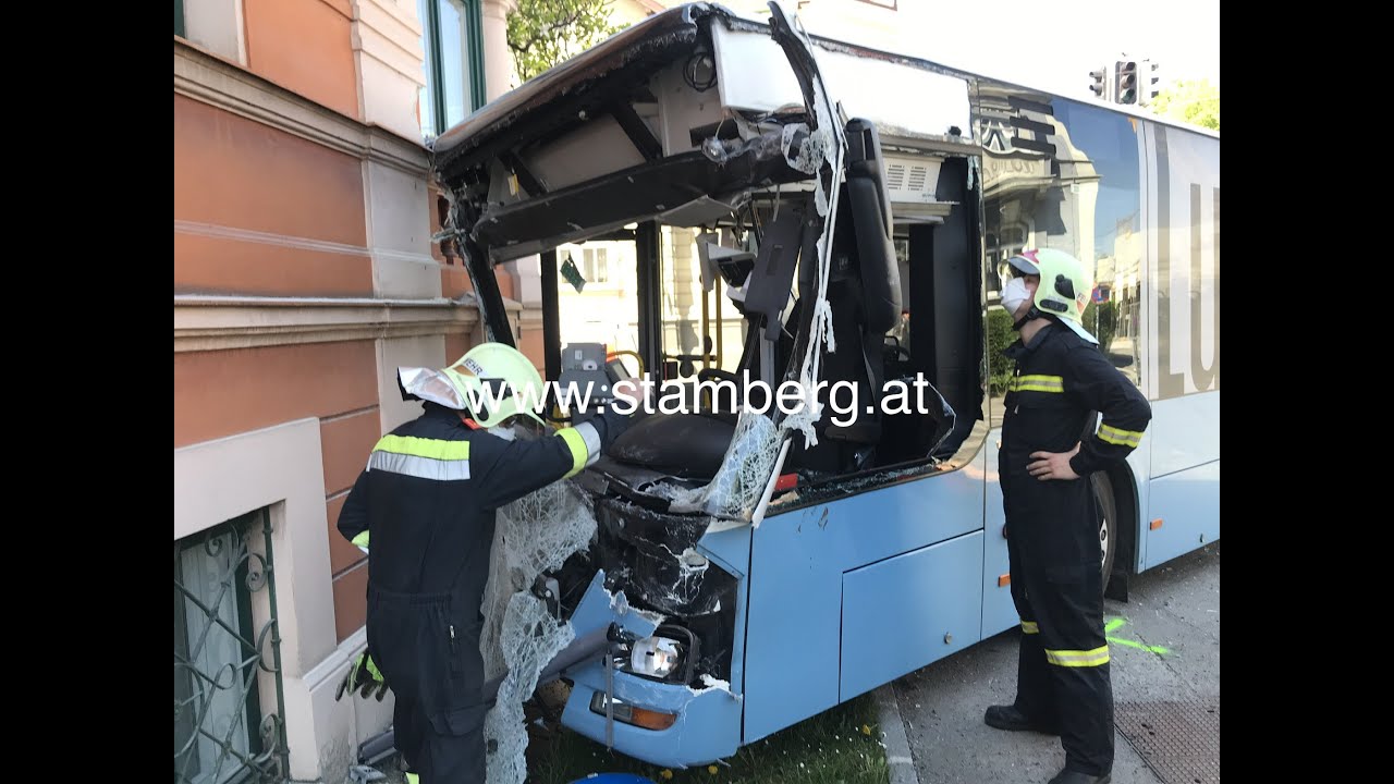 2020.04.28 Autobusunfall im Stadtgebiet St. Pölten.
