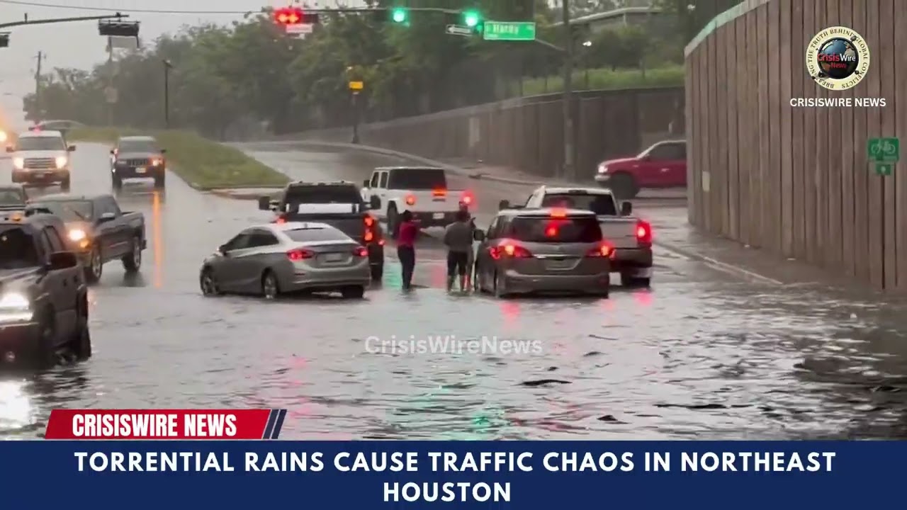 Torrential Rains Cause Traffic Chaos in Northeast Houston
