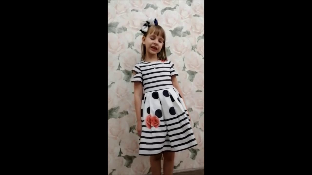 Винокурова Элина, 6 лет, читает   Михаил Кривов «Спасибо деду за победу».