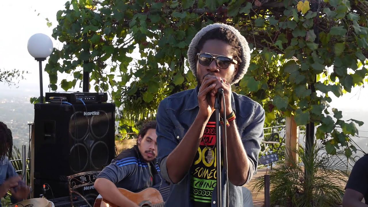 Chronixx - Smile Jamaica  - Jussbuss Acoustic - Episode 12