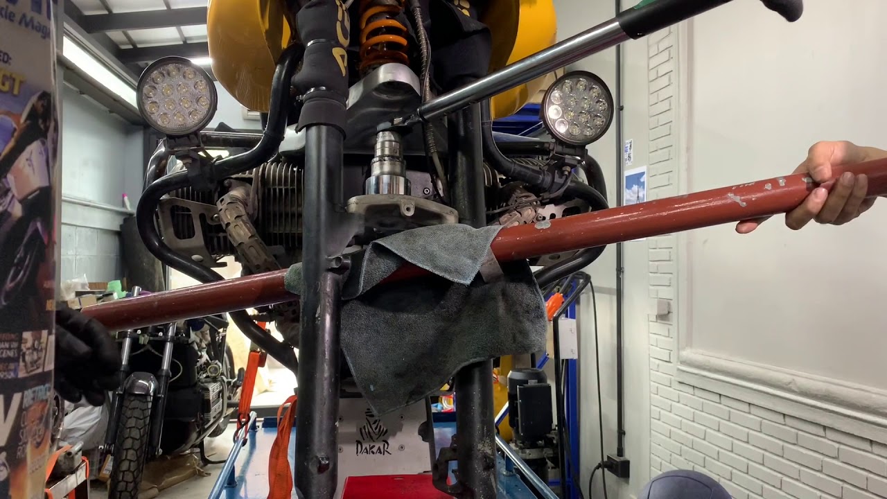 BMW R1100GS - Ball joint replacement