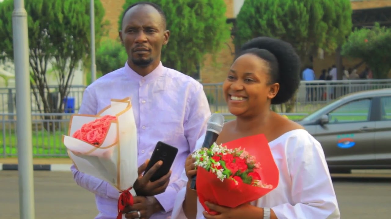 BYARI IBYISHIMO UBWO MUKAZAYIRE YAGERAGA KUKIBUGA KINDEGE IKANOMBE!!!!!!!!!