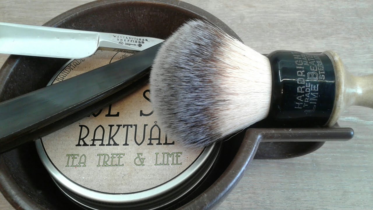 Shaving: a Shave with a Vintage Wade and Butcher Straight Razor (1870 - 1890). 👍