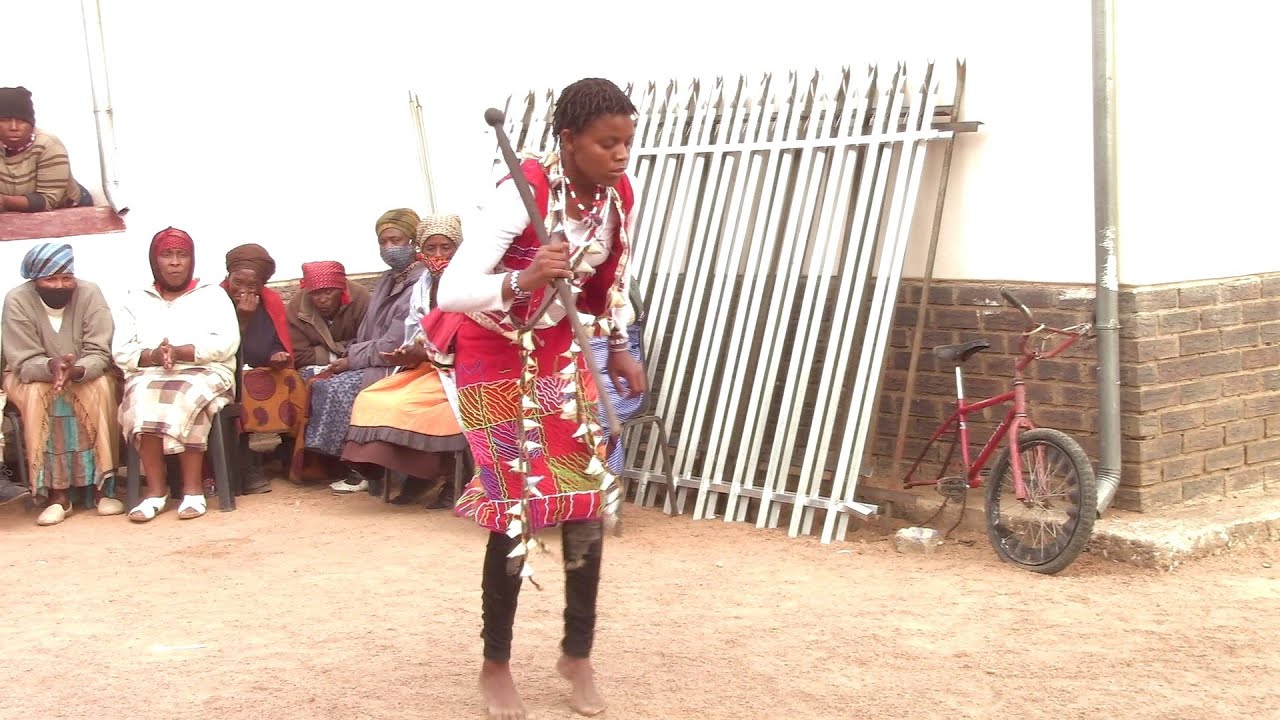 Sepedi speaking sangoma on the stage.