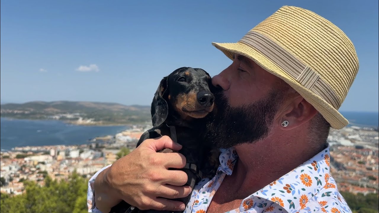 SUMMER LIFE AS A MINI DACHSHUND