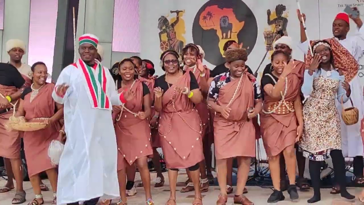 [Folk dances] Ethnic dances, singing and dancing, create a joyful festive atmosphere民族舞蹈 ,载歌载舞节日欢乐气氛