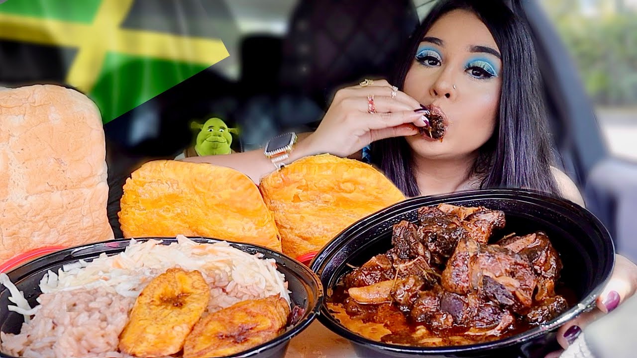 EATING JAMAICAN FOOD!! 🇯🇲 TRYING JUICI PATTIES, OXTAILS, RICE AND PEAS, COCO BREAD MUKBANG