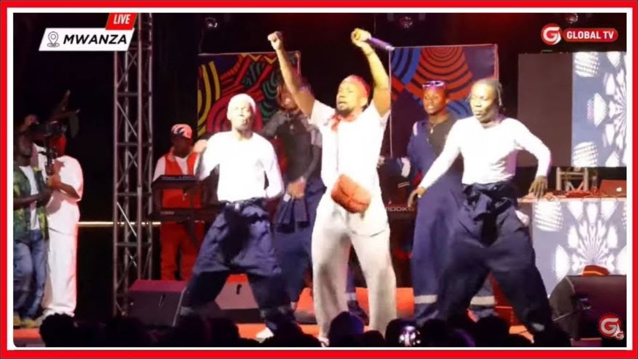 BILLNASS ALIVYOFANYA YAKE STEJINI KWENYE SHOO ya MKEWE - NANDY FESTIVAL 2024 MWANZA...