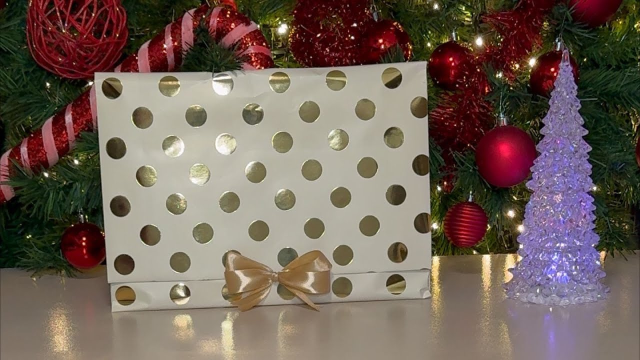 🌟🎄 Wrapping a Photo Album with Large Rings 🎁 #christmas #giftwrapping