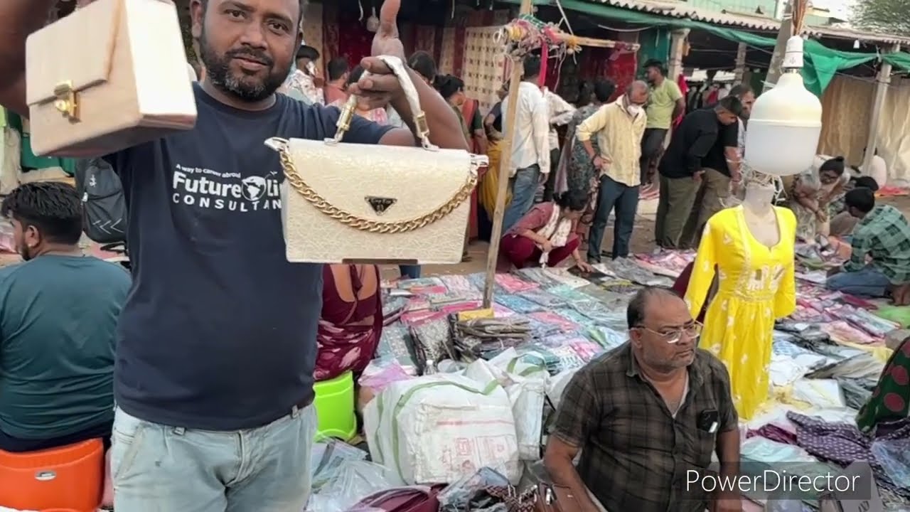 The 😍cheapest 🙈market 👗in Vadodara: Gotri opposite 💍Kunal 🥻Chaar Rasta 👌Signal Plaza.