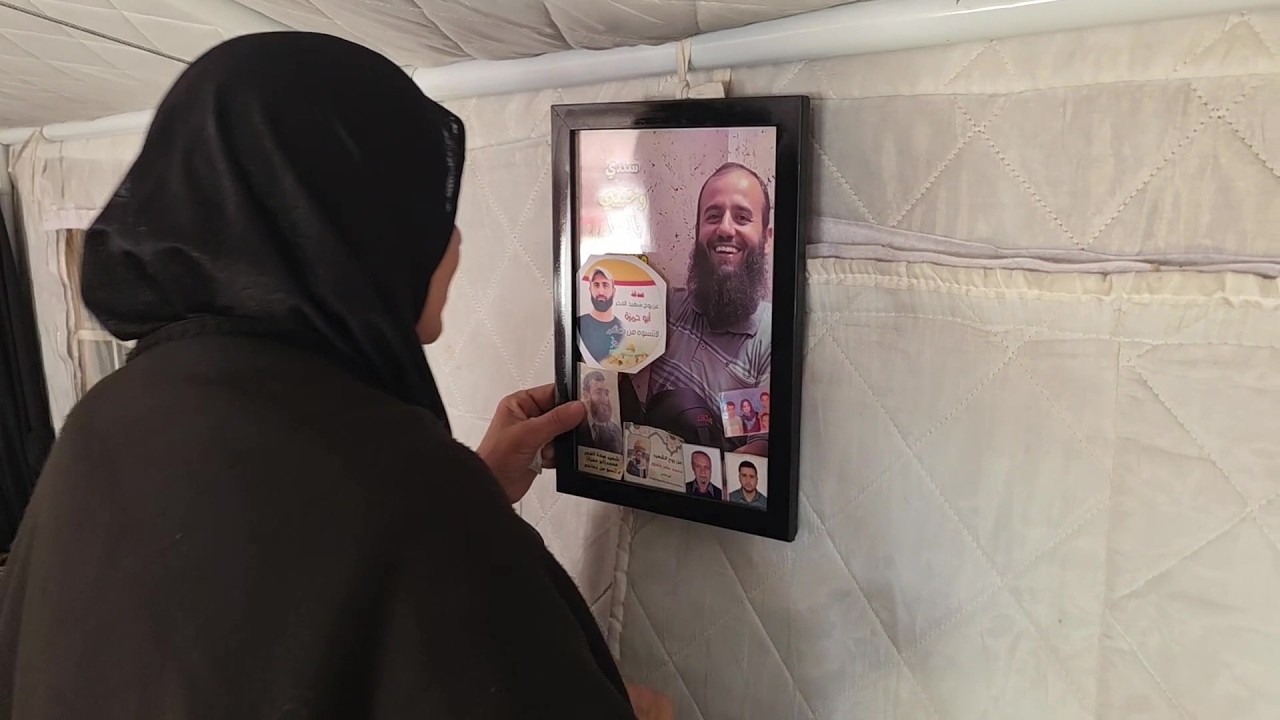 والدة الشهيد سند جعرور تتحدث عن ابنها الذي فقد جثمانه بعد غارة إسرائيلية استهدفت مسجداً بمدينة غزة