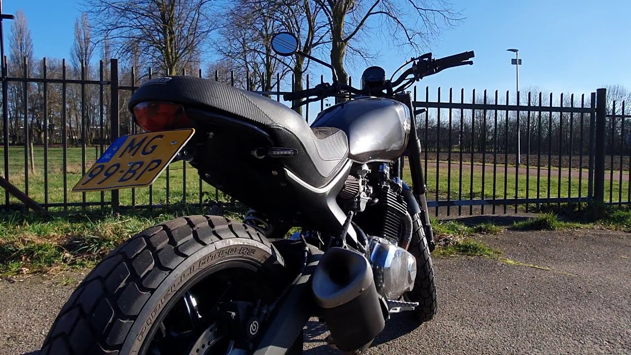 Suzuki GR650 scrambler 
