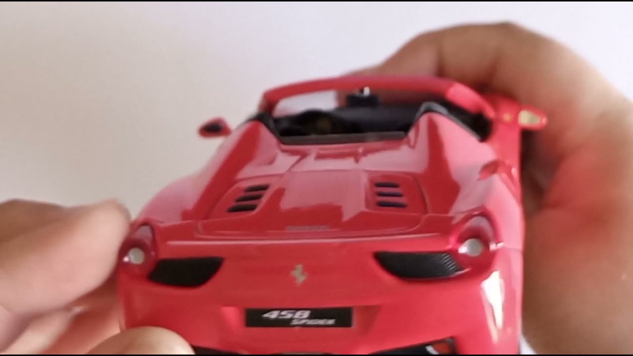 Ferrari 458 Spider      1:24   - Bburago [Unboxing]