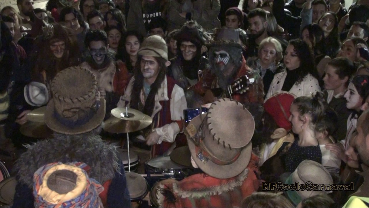 Los Irracionales, comparsa de Cádiz. Sesión de percusión. Carnaval de Cádiz 2017.